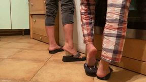 COOKING IN FLIP FLOPS - MOV HD