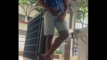 Exibindo minha rola na catraca da esta&ccedil_&atilde_o