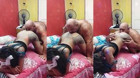 novinha safada pede para o tiu chupar seu delicioso rabo o coroa sempre obedece essa novinha