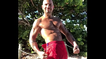 BEACH BODY BRO