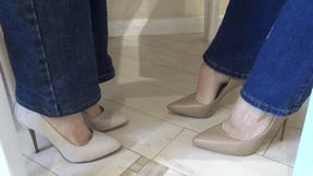 women swap shoes with each other 6SH