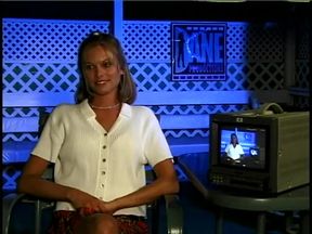 Hot blonde showing her capabilities