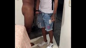 Socando no aluno