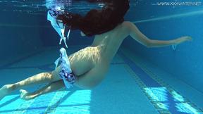 ”Andreina loves swimming naked when alone”