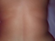 😈Llamo a mi camarero por una toalla y termino follandomelo rico😈