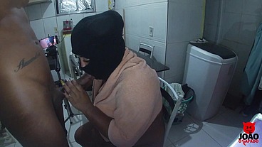 BBW Transando na Cozinha e o Garoto Gozou Em Cima Da Bunda