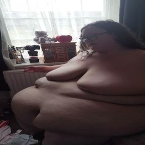 SSBBW Naked Mirror Goddess Fantasy