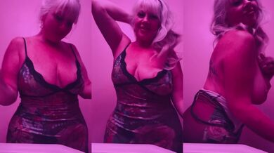 PaintedRose.Live - Rosie In Let's Roll - Dancing In The Bathroom With You - Secret Flirting MILF