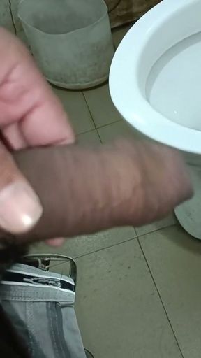 Land ko sahlate samay peshab aa gaya   Clip 1