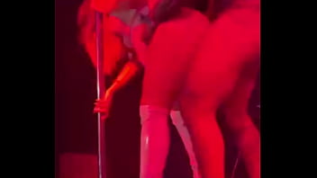 HOTWIFE JUJU FURAC&Atilde_O FUDEU GOSTOSO NO PALCO COM STRIPER EM SUA VOLTA DEPOIS DA GRAVIDEZ