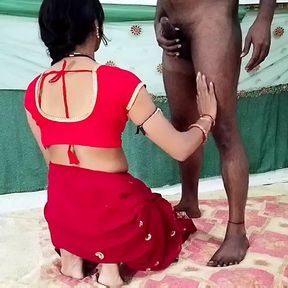 Padosan bhabhi ko tange chaudi karke choda or bhabhi ko khub land chuswaya or bhabhi ji ki land se hi mang bhar di