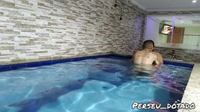 namorando gostoso com a minha namorada suzy furacao na piscina do motel
