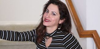American amateur housewife strips off her clothes and masturbates on the stairs