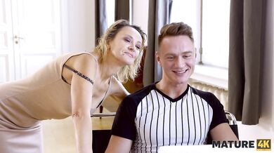 Cougar's hot wet pussy lips slaying over 50 Russian whore