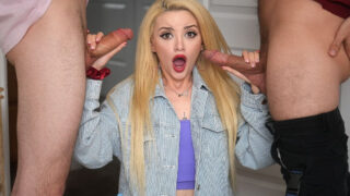 Drsný sex trojka, hluboké hrdlo &#8211; Anální trojka pro potetované malé kozaté dospívající nevlastní sestry Lolu Fae a Nade Nasty s piercingy