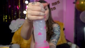 Exploring the Amazon Collection: 8-Inch Heart Dildo Review - A Perfect Valentine's Day Surprise!