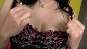 Tantalizing milf cheats on hubby with intense jerk off session