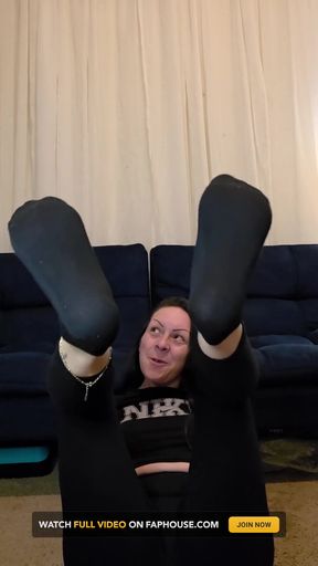 Wanna See My Bare Feet? Dream on Ugly Foot Loser