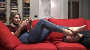 GABRIELLA - Your face is the best place to rest my feet - Human foostool
