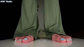 Wrinkly soles returns, tradition crush! - MP4