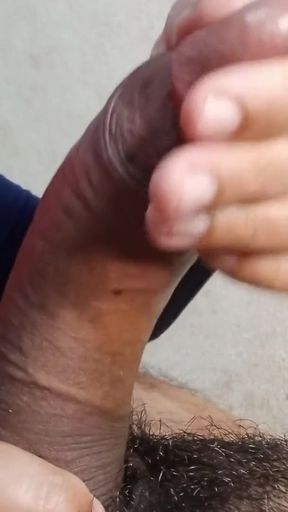 My stepsister, covered with her hijab, gives me the best penis massage a man can ever receive.   Clip 1