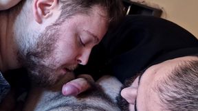 dos ositos peludos me comen la polla