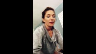 Boquetes &#8211; Filme anal caseiro POV de uma jovem fodida no cu
