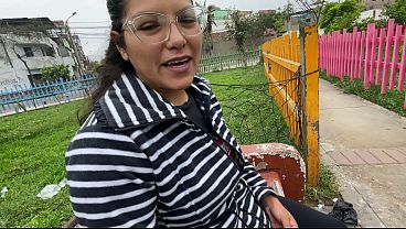 Mi hermanastra tiene el sue&ntilde_o de ser una actriz porno asi que decid&iacute_ ayudarla haciendo juegos de roll para practicar