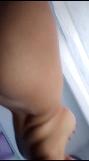 مصرية ساخنة تعرض جسدها المتالي