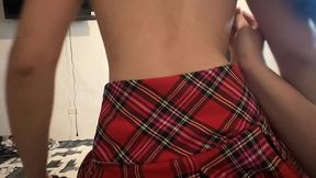 jovencita llega de la universidad a ue se la folle su padrastro