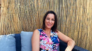 Kyara, jolie milf, gourmande de sexe