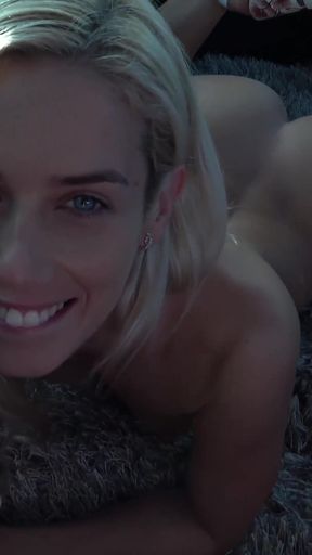 Blonde cutie gets creampie during sex in car