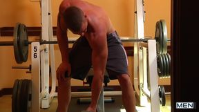 Twink Johnny Rapid Catches American Darin Pumping Iron & Sucks His Thick Dick Before Anal