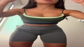 experimentando roupa de academia no provador !! esposaheyya