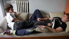 teen guy gave me footjob and feet to worship