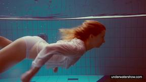 ”Adorable Melissa plays underwater”