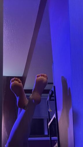 Perfect angelic feet that’ll make you burst