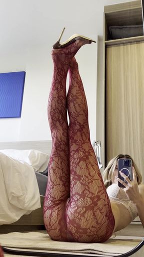 Amateur homemade video showcases a girl's private moments