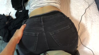 Fuck 2 Money - Le encanta Bailar en me Verga parada Venezolana caliente