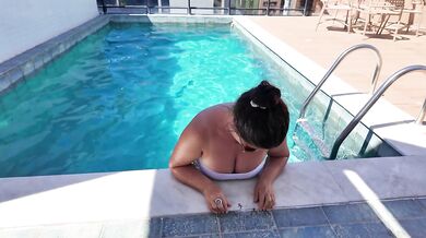 StepMom seduced her stepson with big natural tits at the public pool