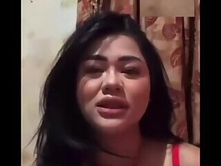 VCS Putri Scales Wanita Semok Binal Mainin Susunya
