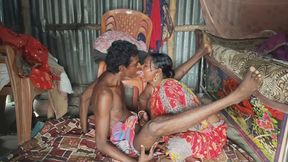 Desi housewife ki doggy style mein gand Mari