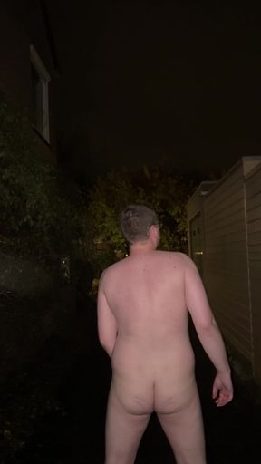 Cumming in the rain outside