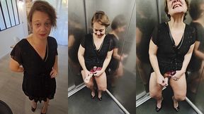 je me gode dans l ascenseur