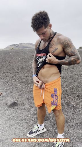 PISS IN PUBLIC💦people Can Discover Me!!