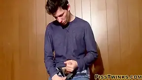 Teen 18+ Guy Pisses And Pours It On Himself Before Fucking Off