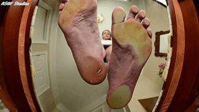 Funky foot girls filthy bare feet crush!! - MP4