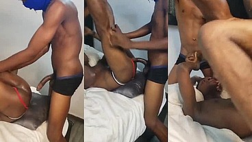 Senior college students fucking a junior college student