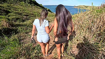 Meti a rola no pelo na novinha na beira da praia de Búzios - Candy Debby