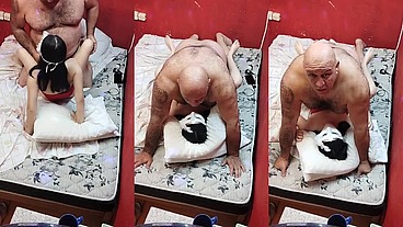ELA GOSTA MESMO E DE COROA ESSA BRANQUINHA TA SEMPRE COM FOGO NO RABO